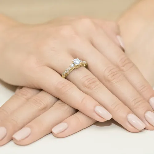 Złoty pierścionek z diamentami laboratoryjnymi 0,839ct W0023