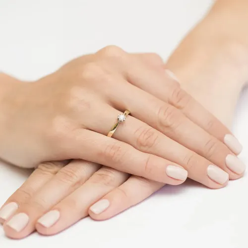 Złoty pierścionek z diamentem laboratoryjnym 0,25ct W0228