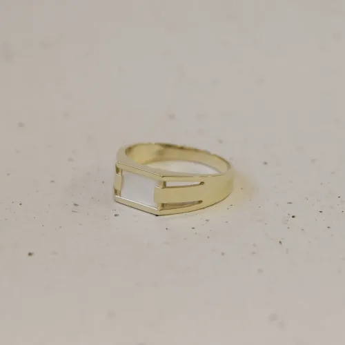 Złoty sygnet z masą perłową SZ-12