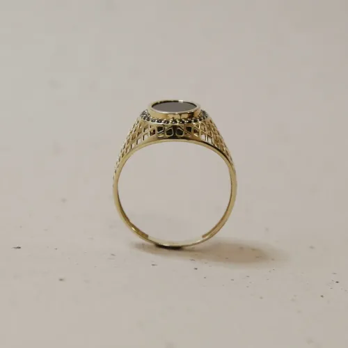 Złoty sygnet z onyksem i czarnymi cyrkoniami SZ-4