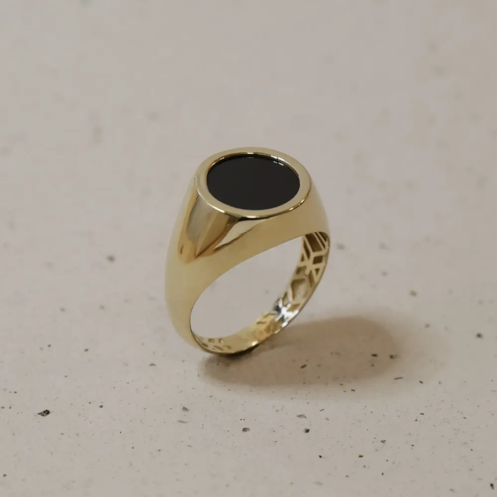 Złoty sygnet z onyksem SZ-2
