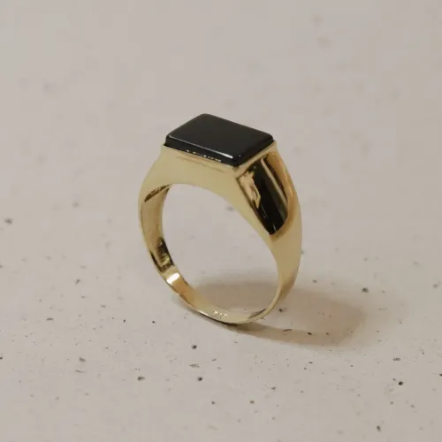 Złoty sygnet z onyksem SZ-8