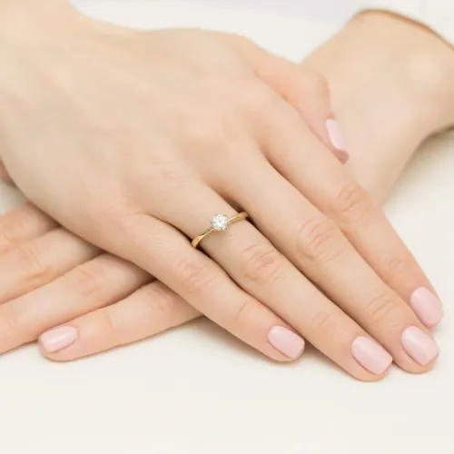 Złoty pierścionek "Hannah" z brylantrm 0,40ct W0563