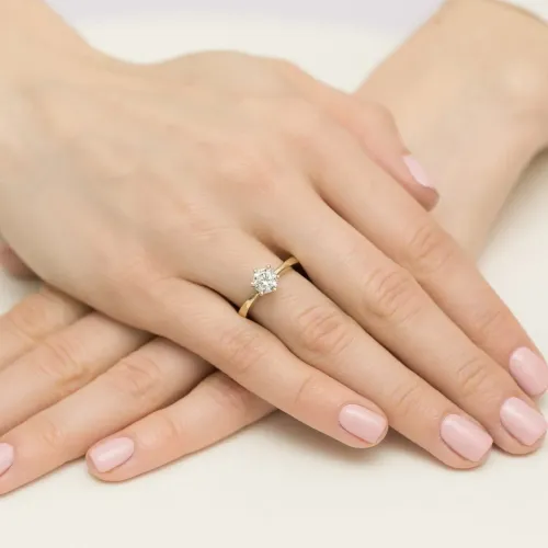 Złoty pierścionek "Hannah" z brylantem 0,70ct W0563