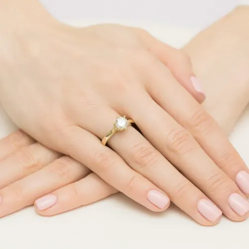 Złoty pierścionek "Hannah" z brylantem 1,00ct W0563