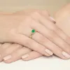 Złoty pierścionek ze szmaragdem 0,50ct i brylantami 0,03ct W0076