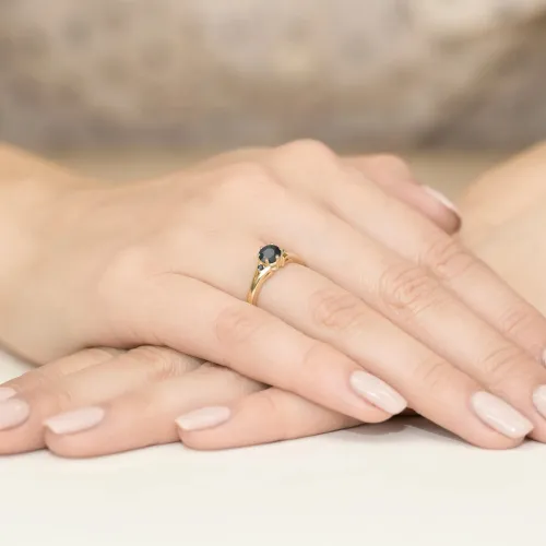 Złoty pierścionek z czarnymi diamentami 0,53ct W0076